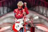 Perché Corey Taylor (Slipknot) diede un pugno a Machine Gun Kelly