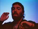 Tra nostalgia ed emotività, Chet Faker è tornato