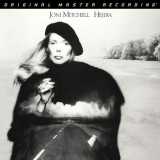 Joni Mitchell pubblica un catalogo di dipinti "politici"