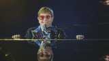 Elton John in ospedale spaventa i fan, ma è la scena di un film